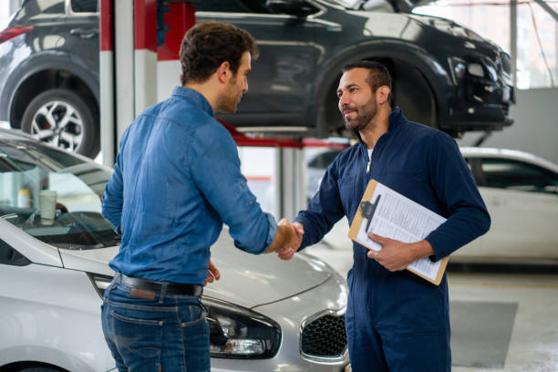 Atención al cliente con mecánica automotriz